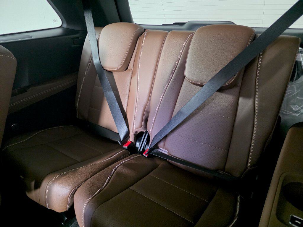 New 2027 Mercedes-Benz GLS 450 4MATIC image 12