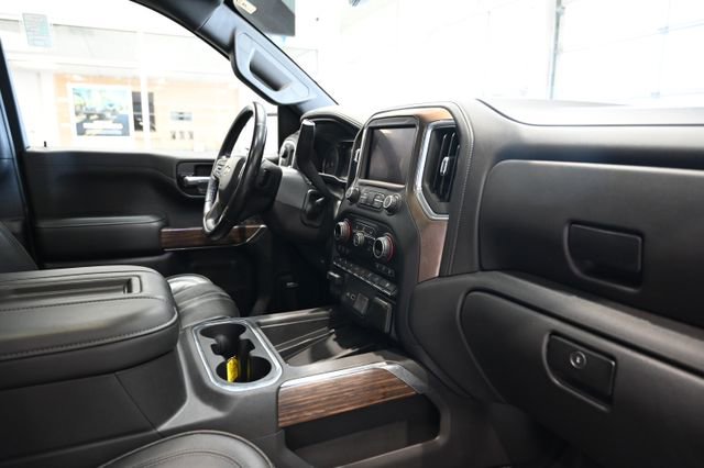 Used 2021 Chevrolet Silverado 1500 High Country w/ Technology Package AWD/4WD image 14