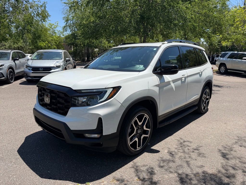Used 2023 Honda Passport Elite image 3