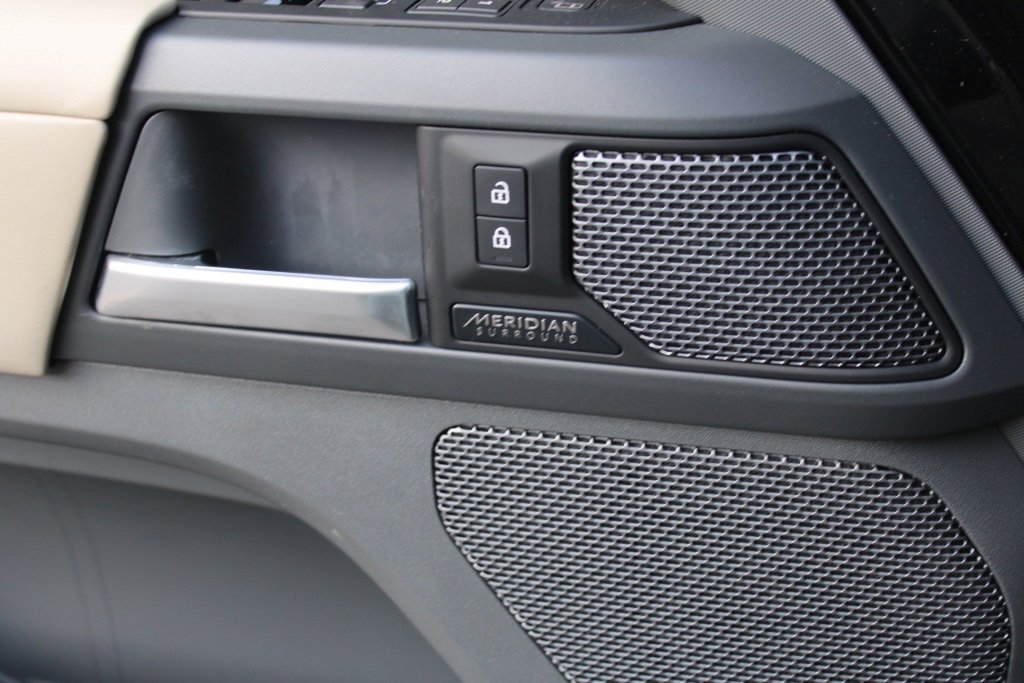 Used 2022 Land Rover Defender 110 X-Dynamic HSE image 15