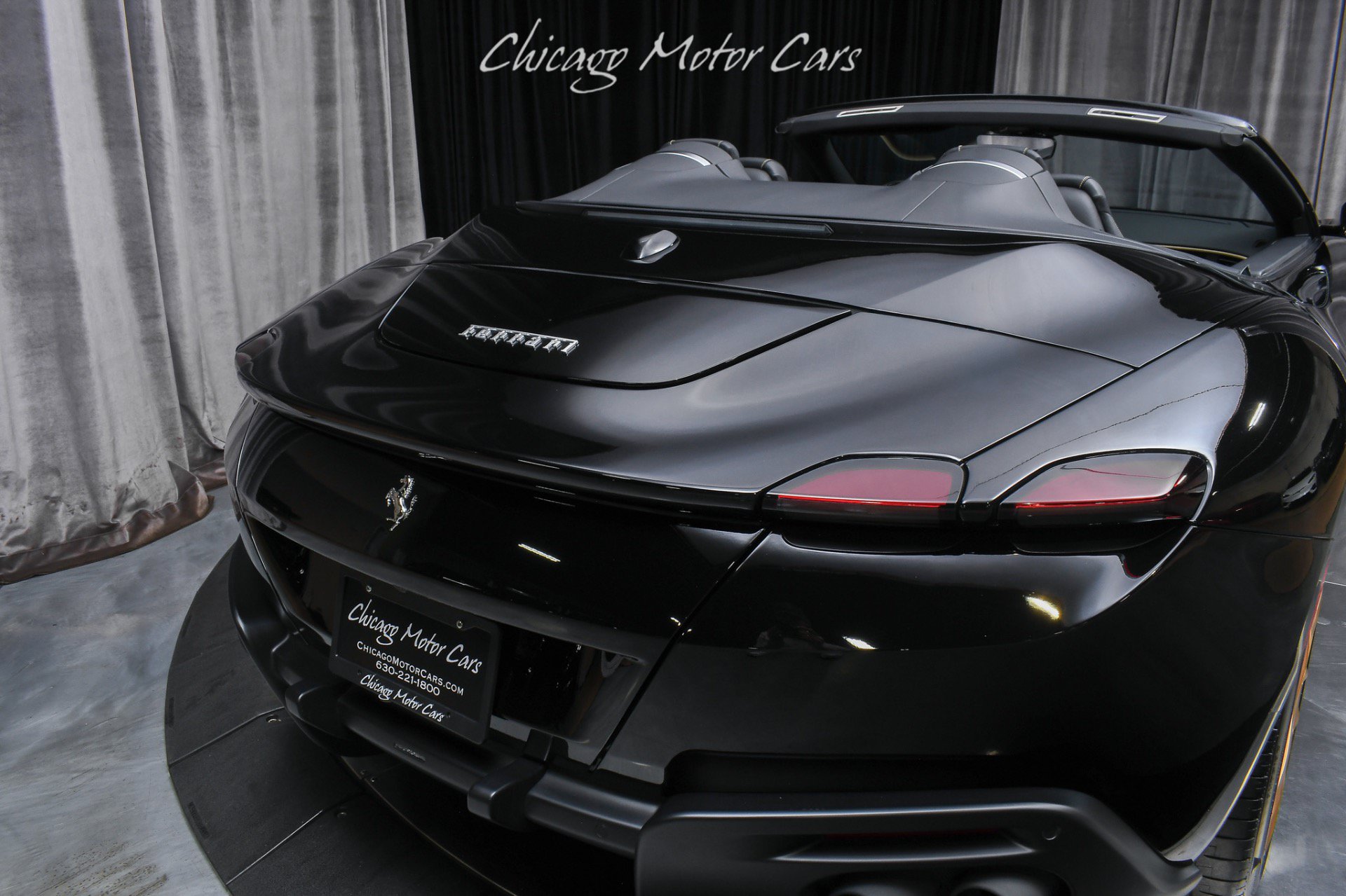 Used 2024 Ferrari Roma Spider RWD image 27