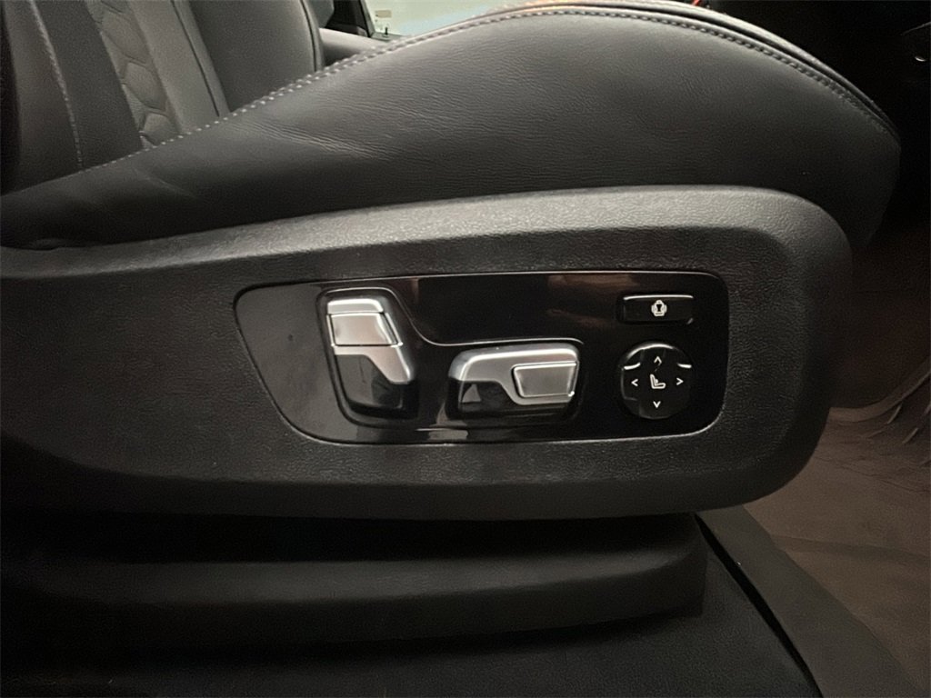 Used 2021 BMW X6 M w/ Executive Package image 16