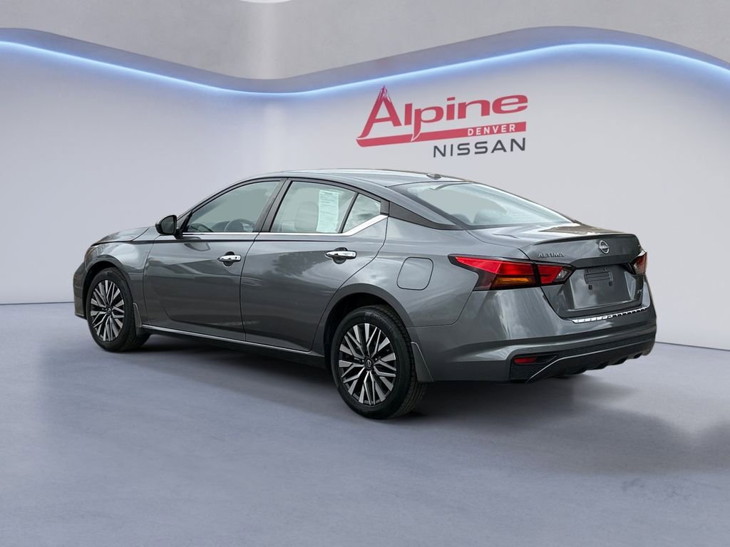 Used 2023 Nissan Altima 2.5 SV image 3