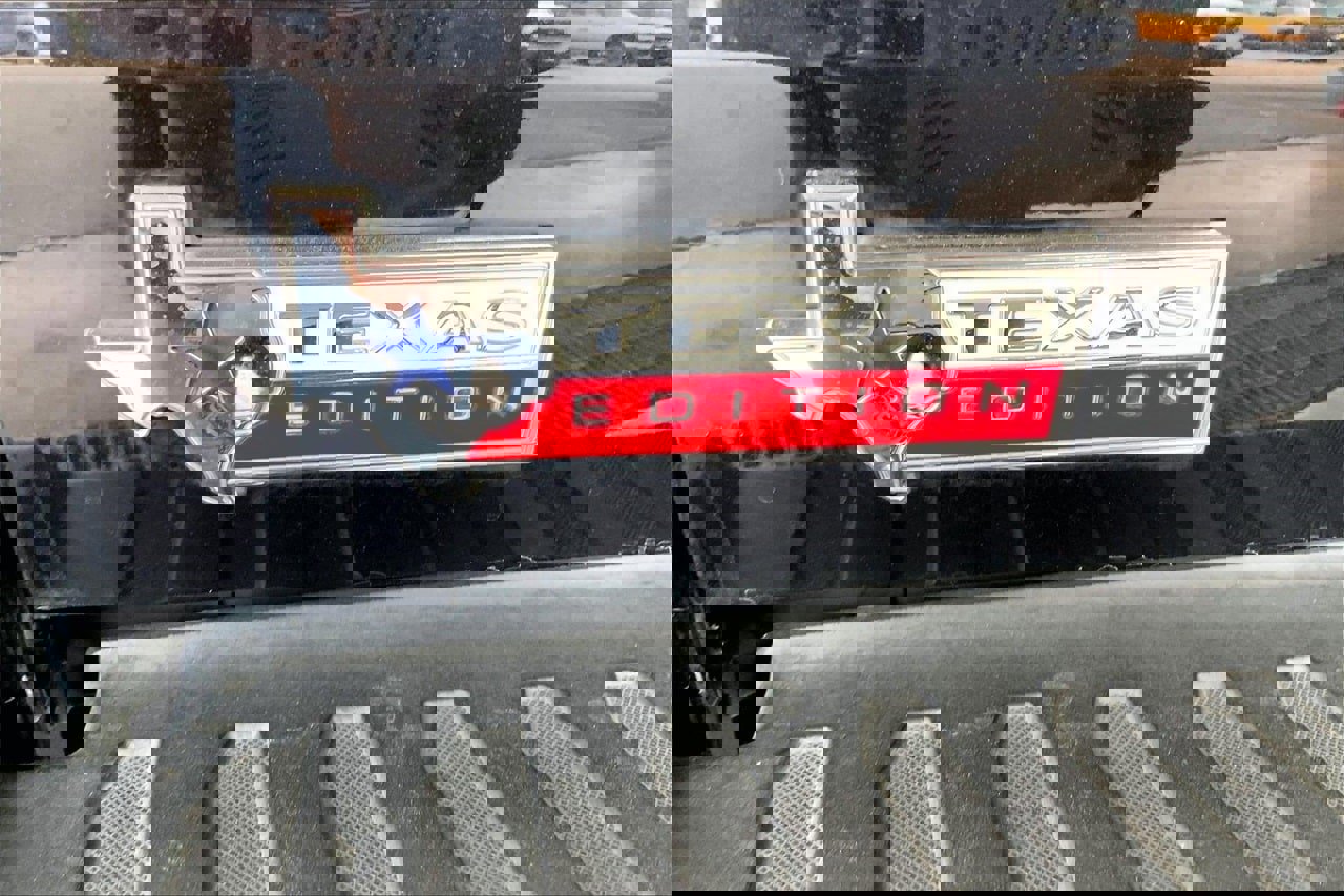 Used 2020 Ford F150 XLT w/ Equipment Group 302A Luxury image 9