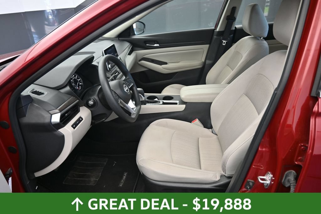 Used 2025 Nissan Altima 2.5 SV FWD image 15