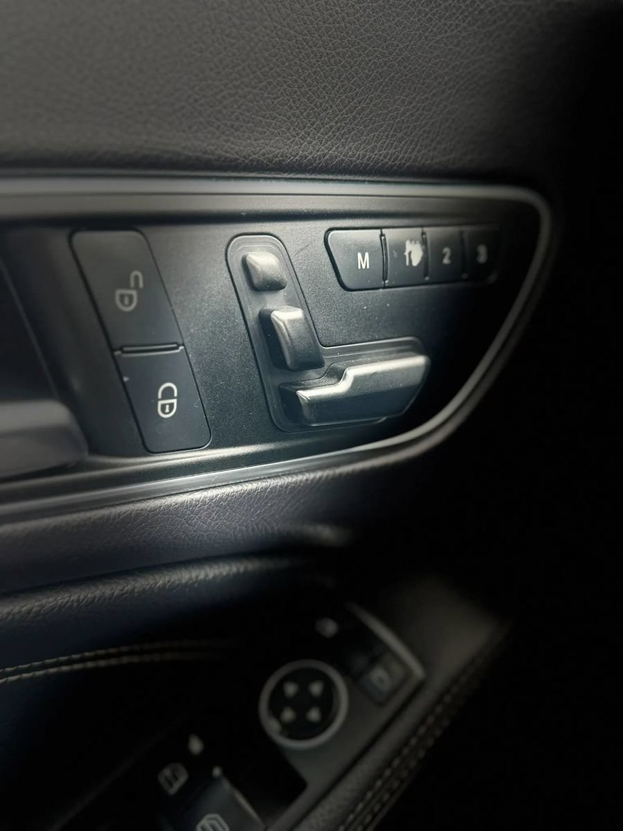 Used 2014 Mercedes-Benz CLA 250 image 33