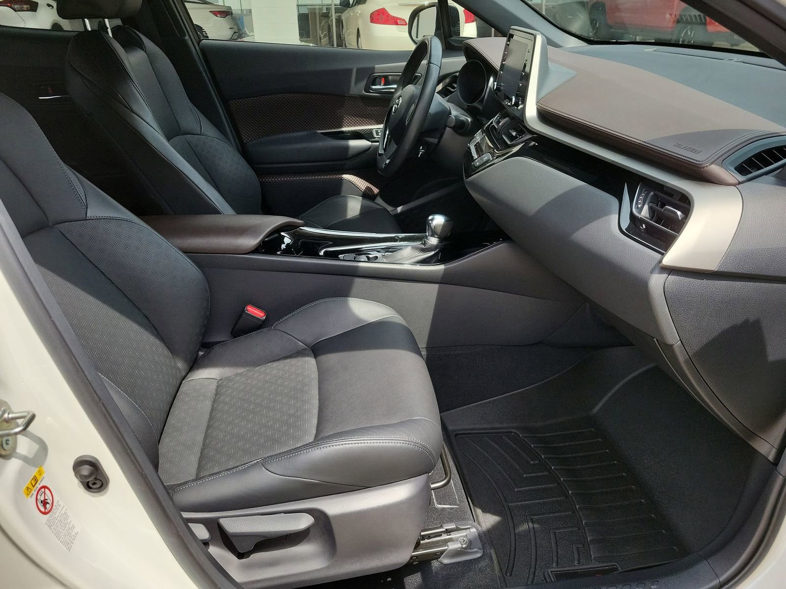 Used 2019 Toyota C-HR Limited image 29