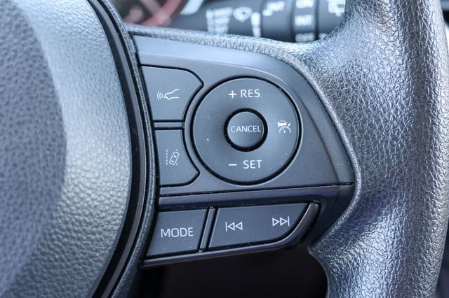 Used 2025 Toyota RAV4 XLE FWD image 27