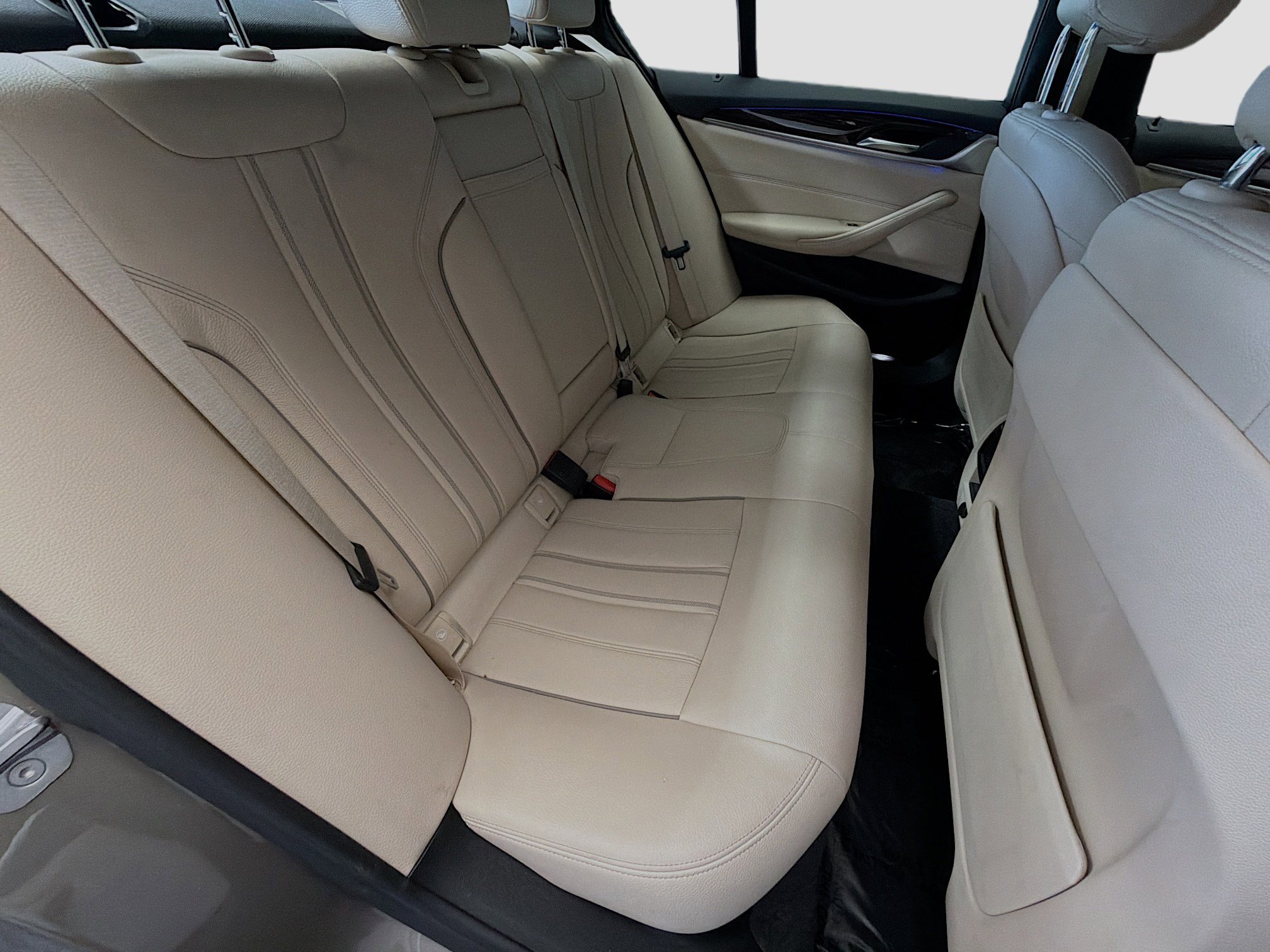 Used 2019 BMW 530e w/ Luxury Package RWD image 14
