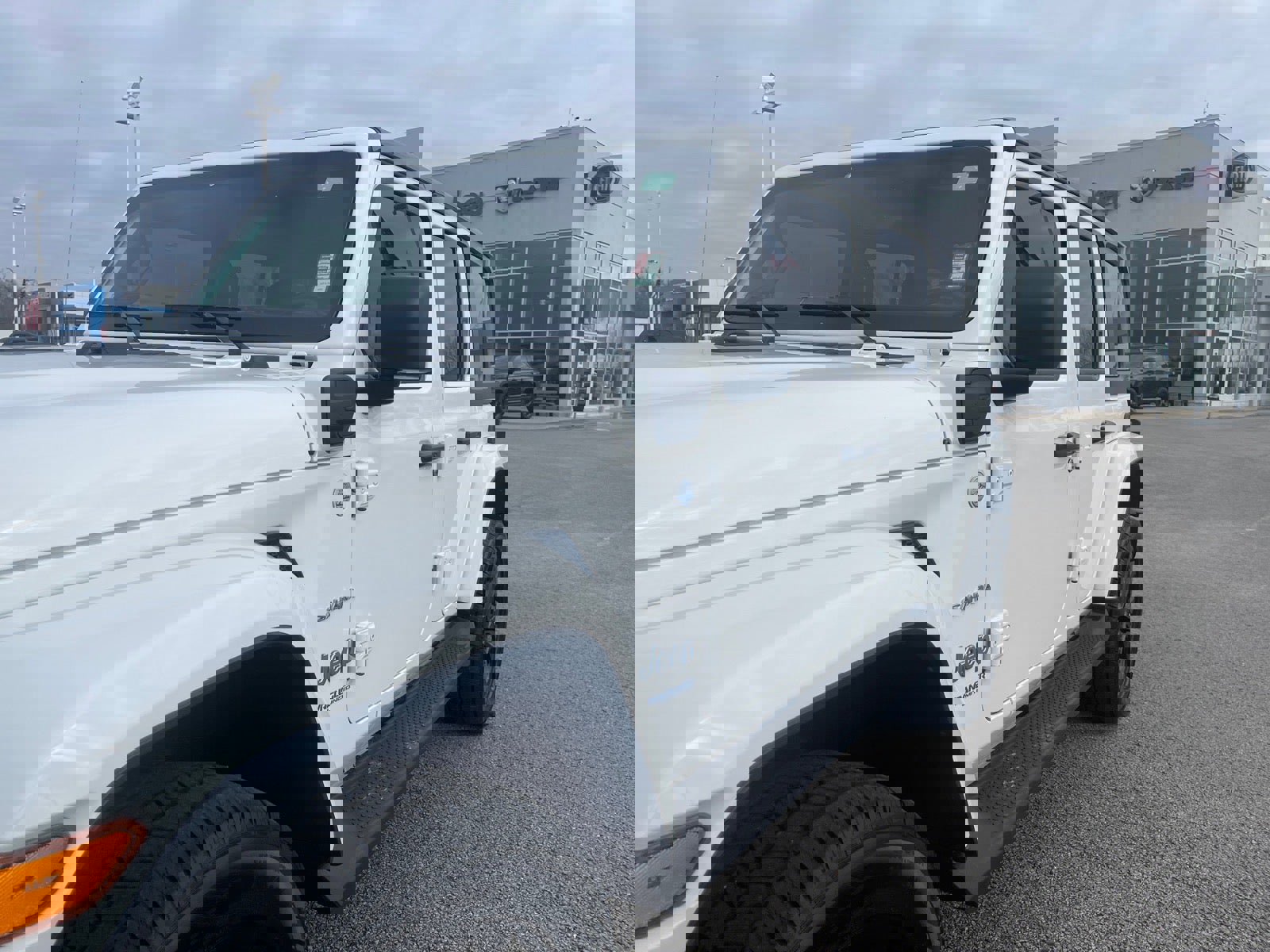 Used 2021 Jeep Wrangler Unlimited Sahara w/ Cold Weather Group image 5