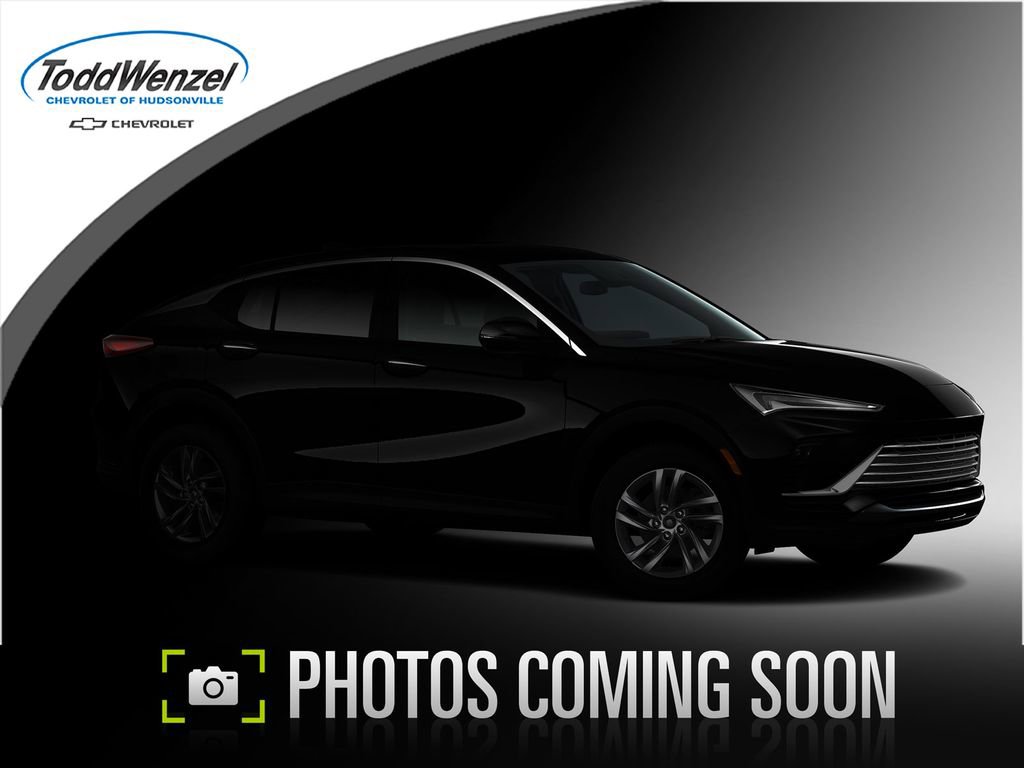 Used 2023 Chevrolet Traverse LT FWD image 1