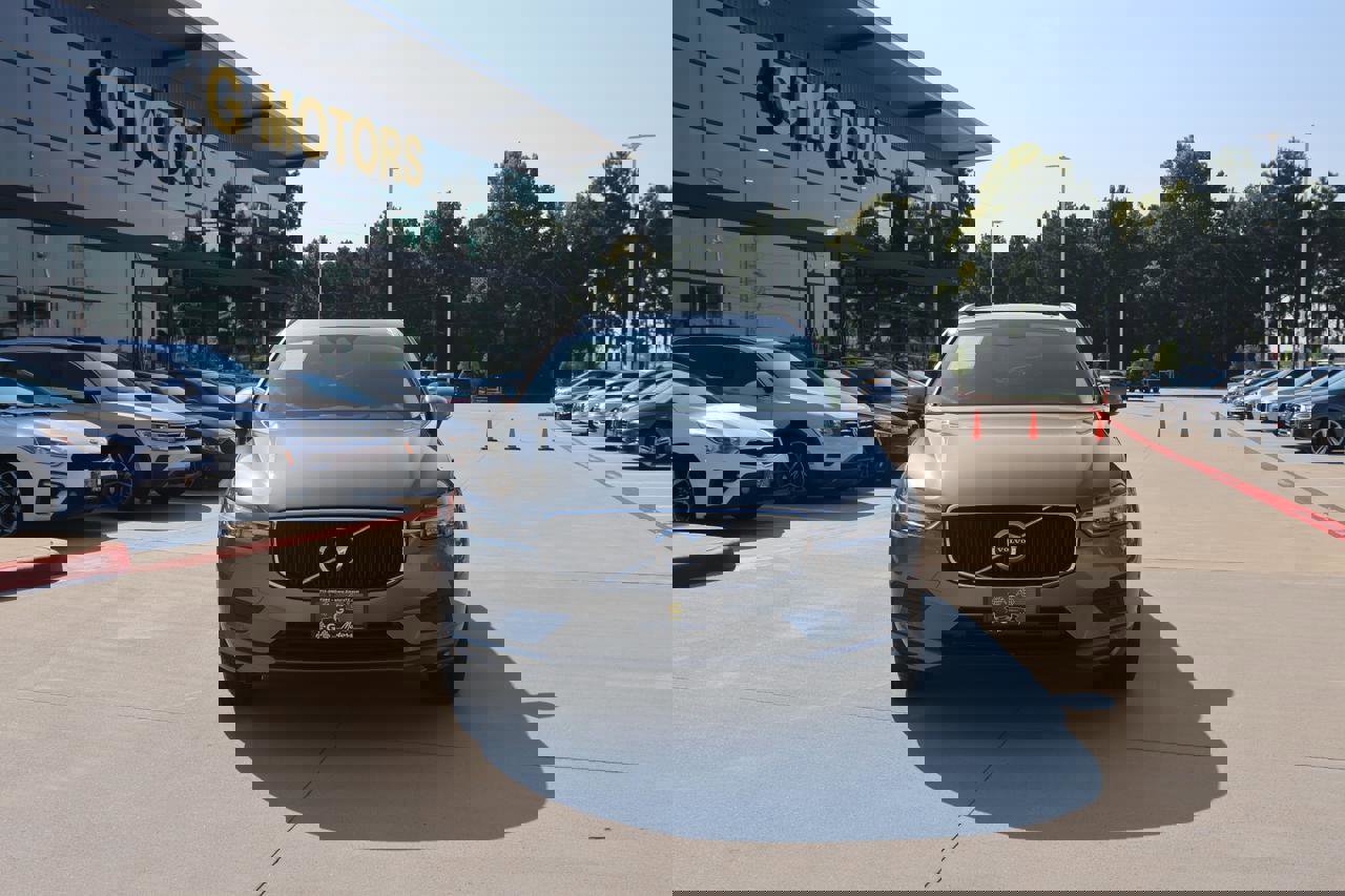 Used 2018 Volvo XC60 T5 Momentum w/ Convenience Package image 45