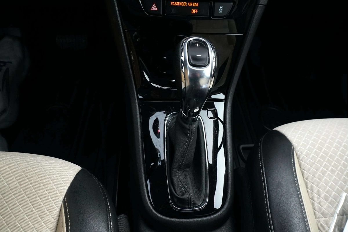 Used 2019 Buick Encore Sport Touring w/ Safety Package FWD image 32