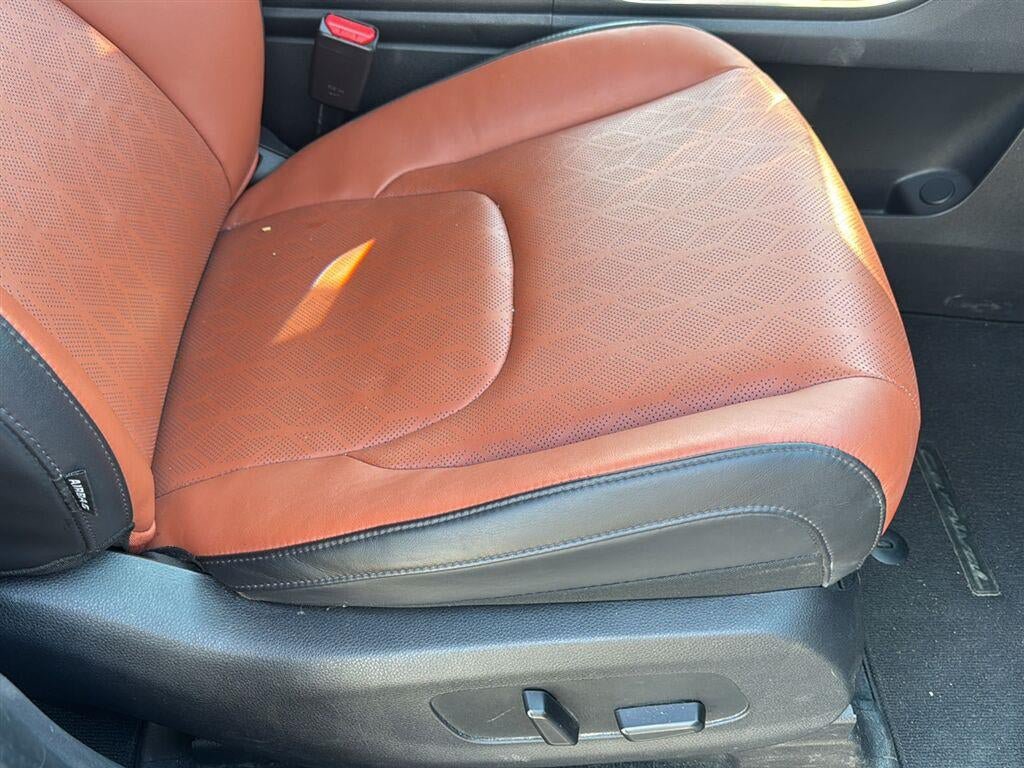 Used 2024 Kia Carnival SX FWD image 16