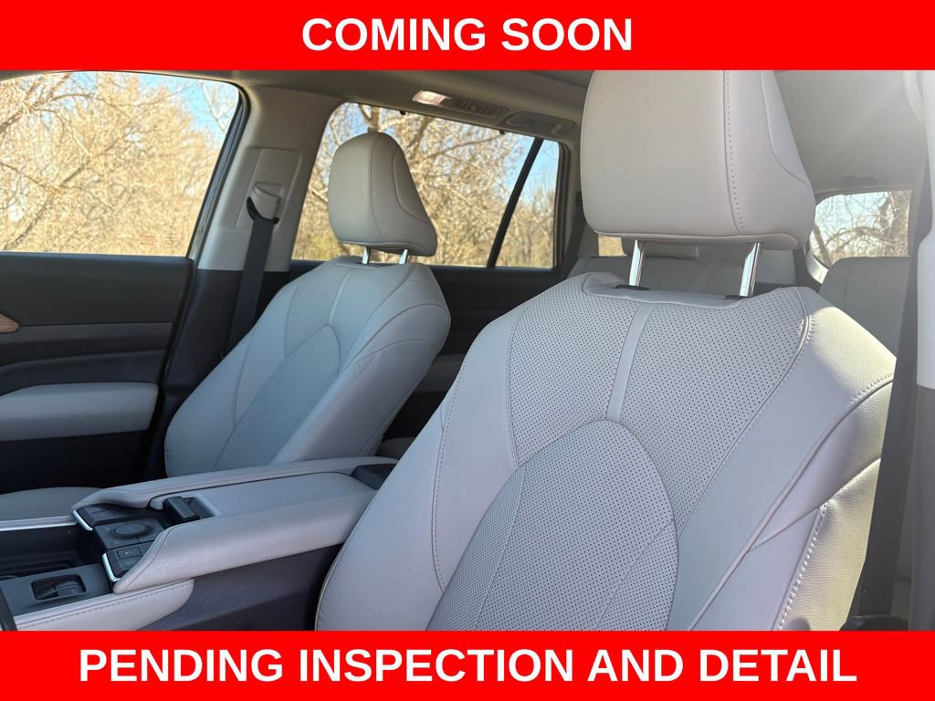 Used 2024 Toyota Grand Highlander Limited image 9