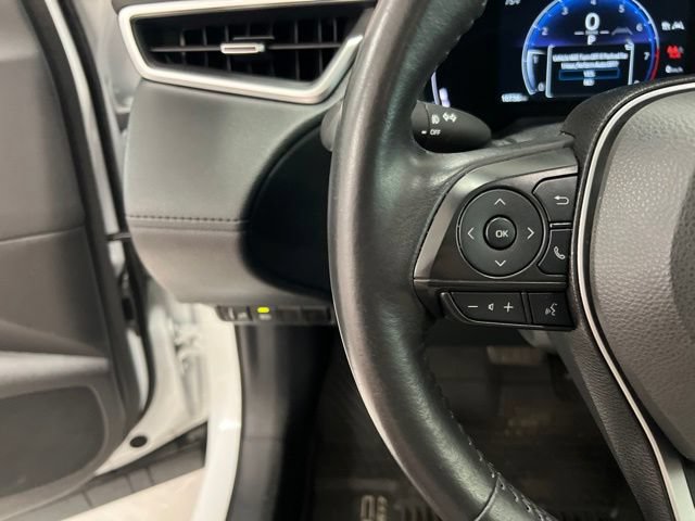 Used 2023 Toyota Corolla Cross XLE w/ Convenience Package FWD image 24