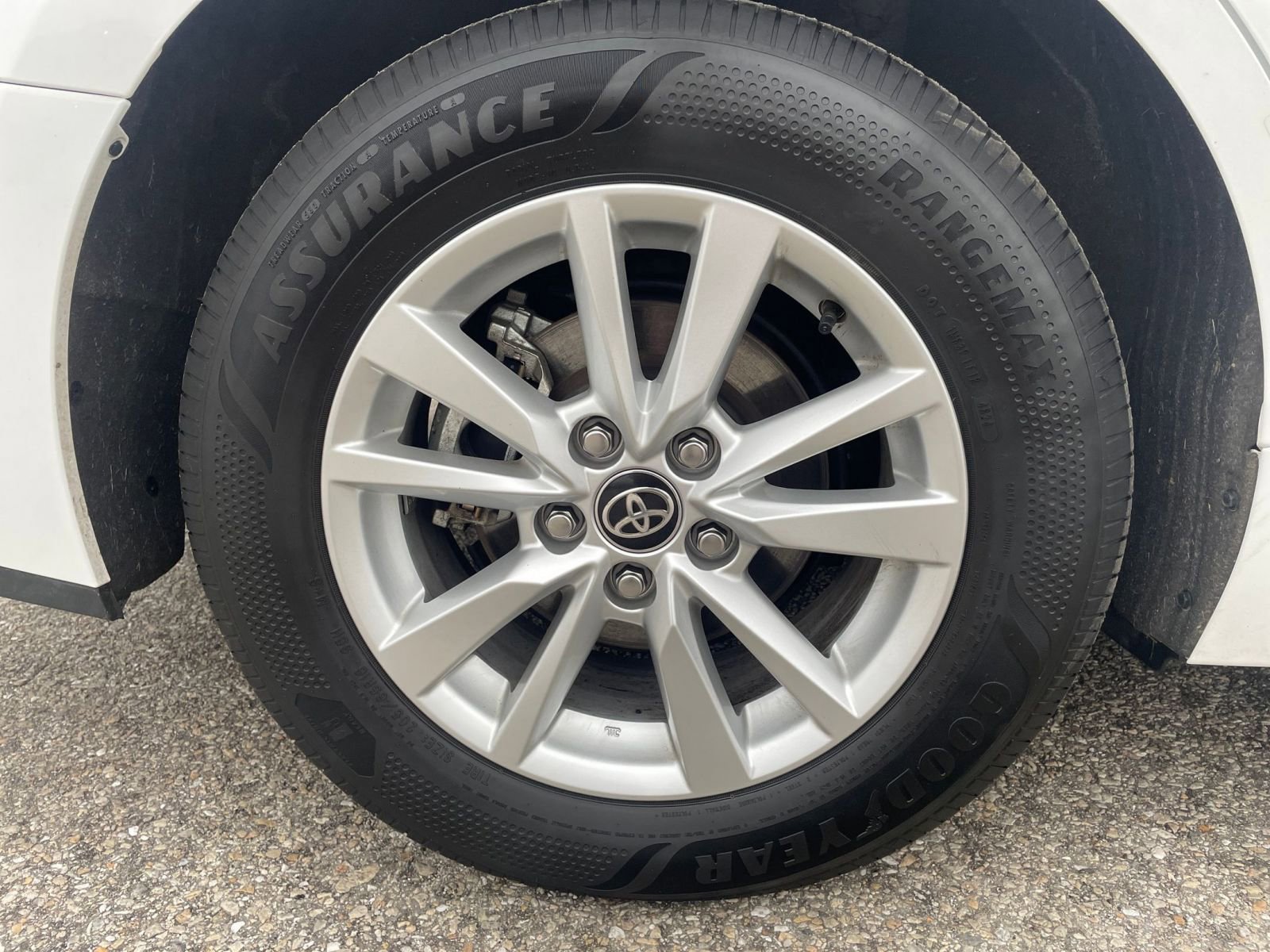 Used 2025 Toyota Camry LE image 29