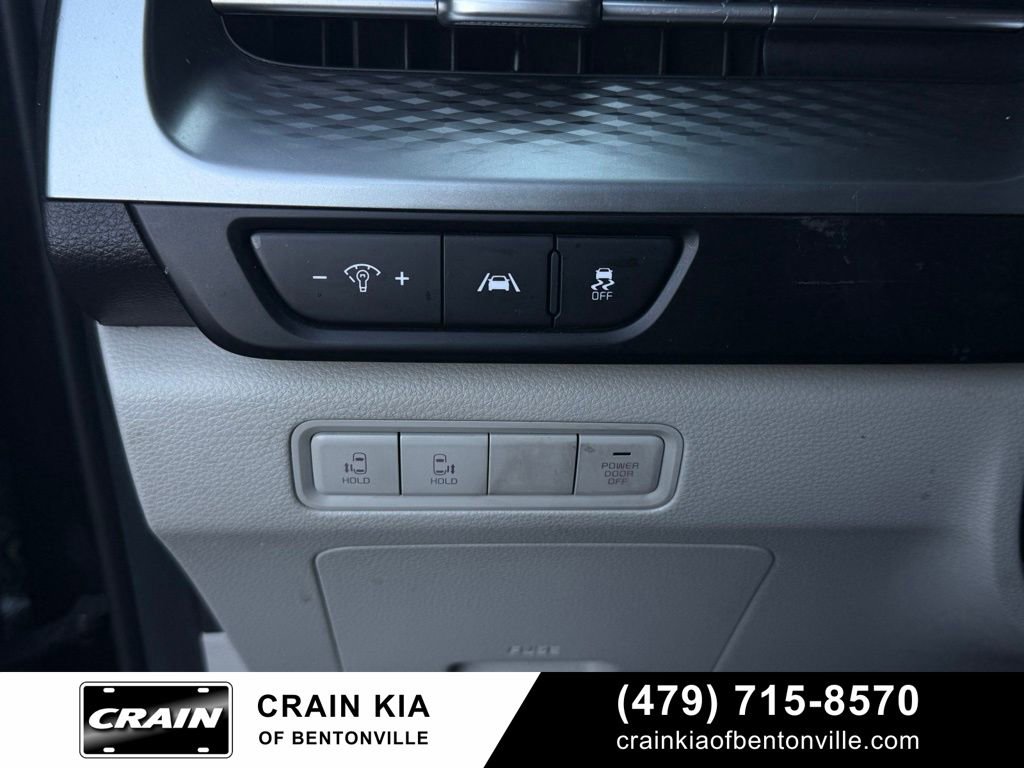 Used 2024 Kia Carnival LX image 12