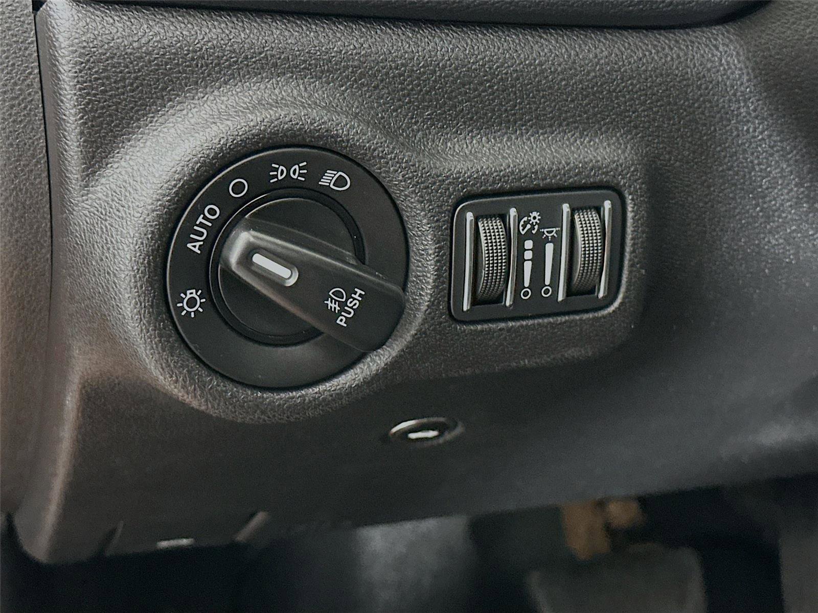 Used 2014 Dodge Dart SXT FWD image 14