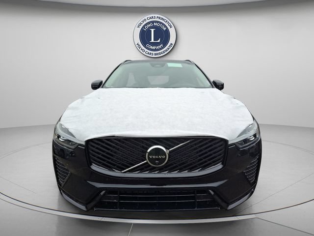New 2026 Volvo XC60 B5 Plus w/ Protection Package Premier AWD/4WD image 3