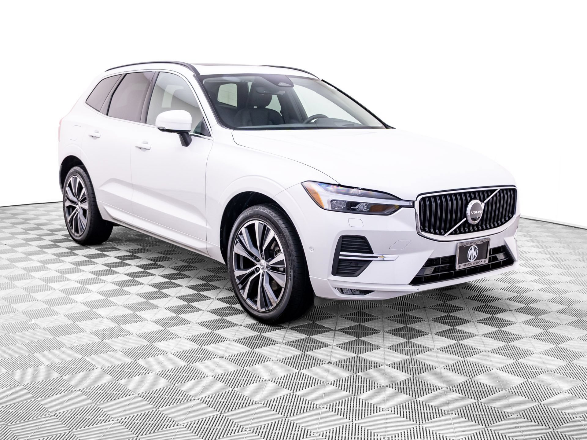 Used 2022 Volvo XC60 B5 Momentum w/ Advanced Package AWD/4WD image 7