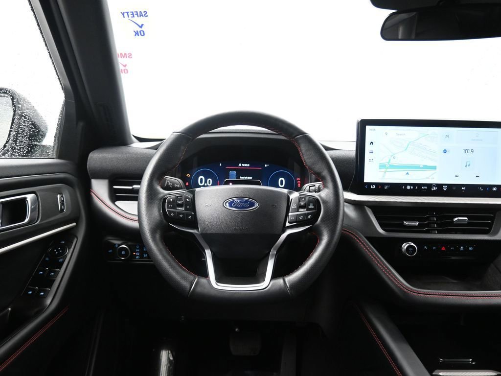 Used 2025 Ford Explorer ST-Line w/ ST-Line Street Pack image 33