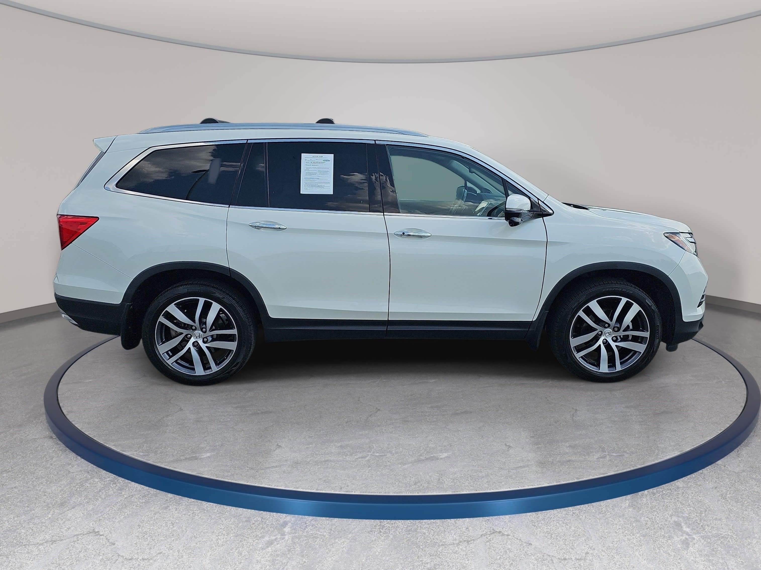 Used 2018 Honda Pilot Touring image 4