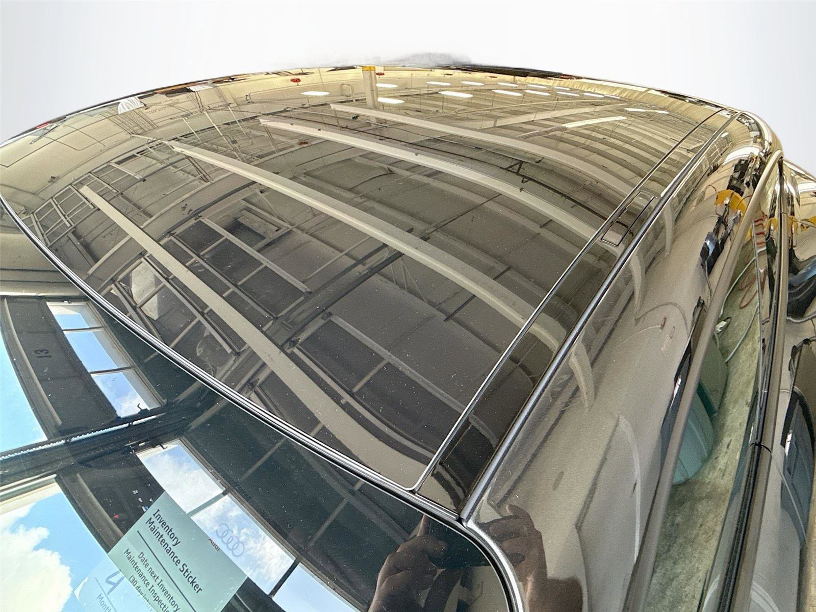 Used 2025 Porsche Taycan RWD image 22