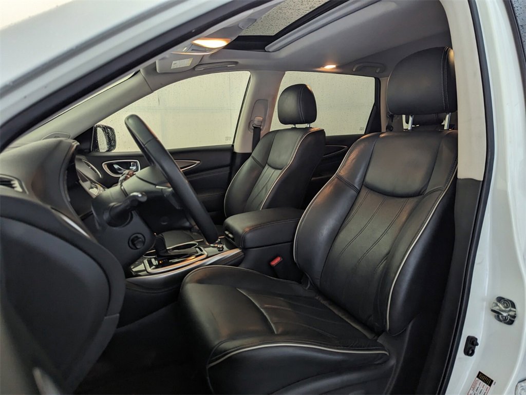 Used 2019 INFINITI QX60 Luxe w/ Essential Package image 5