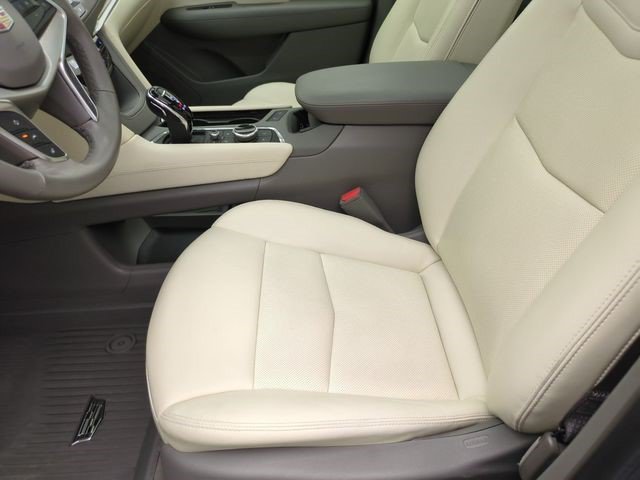 Certified 2024 Cadillac XT5 Premium Luxury w/ LPO, Floor Liner Package AWD/4WD image 20