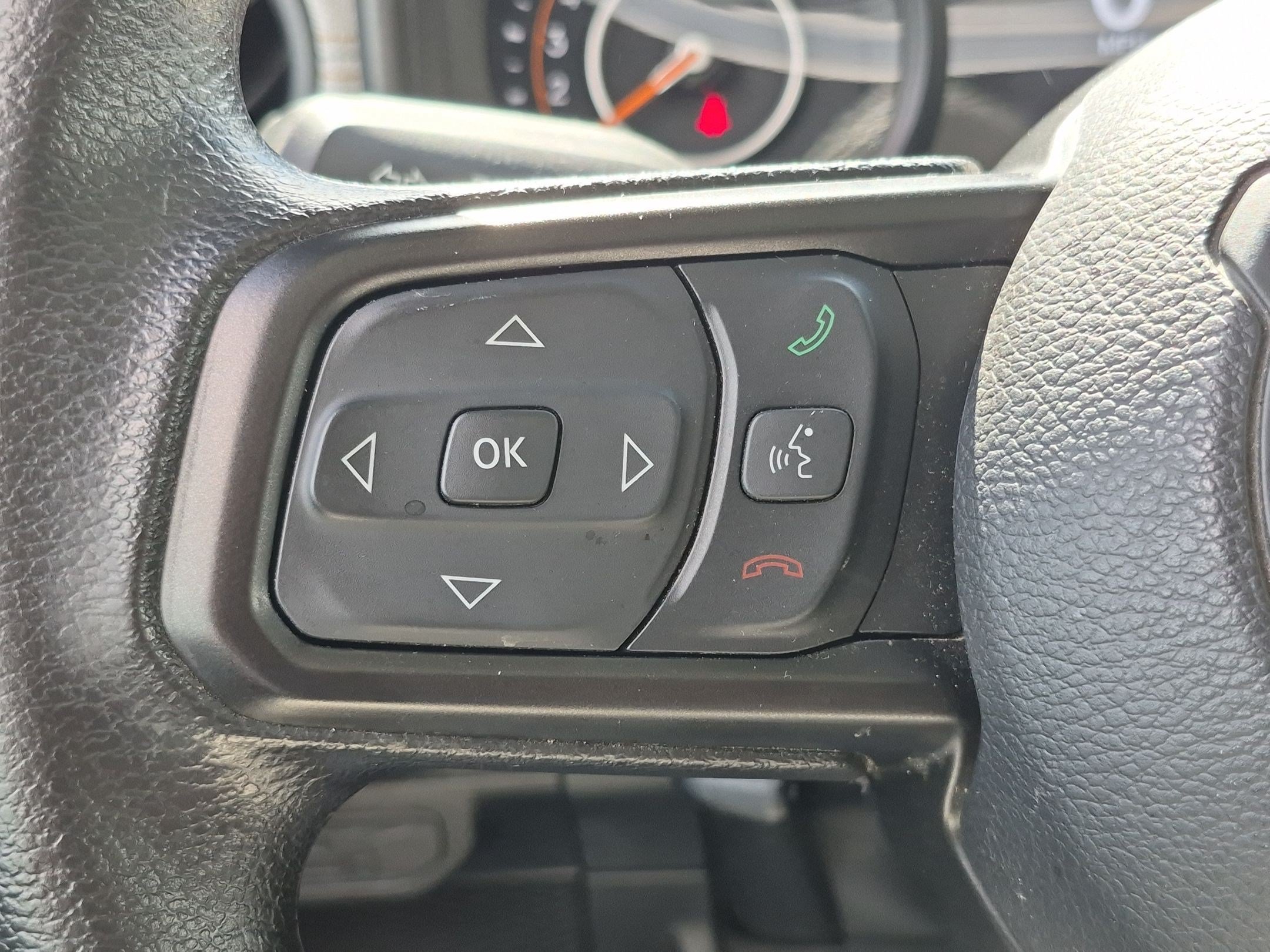 Used 2025 Jeep Gladiator Sport AWD/4WD image 13