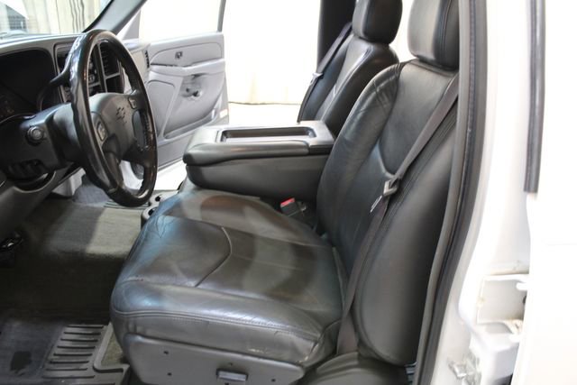 Used 2006 Chevrolet Silverado 2500 LT image 16