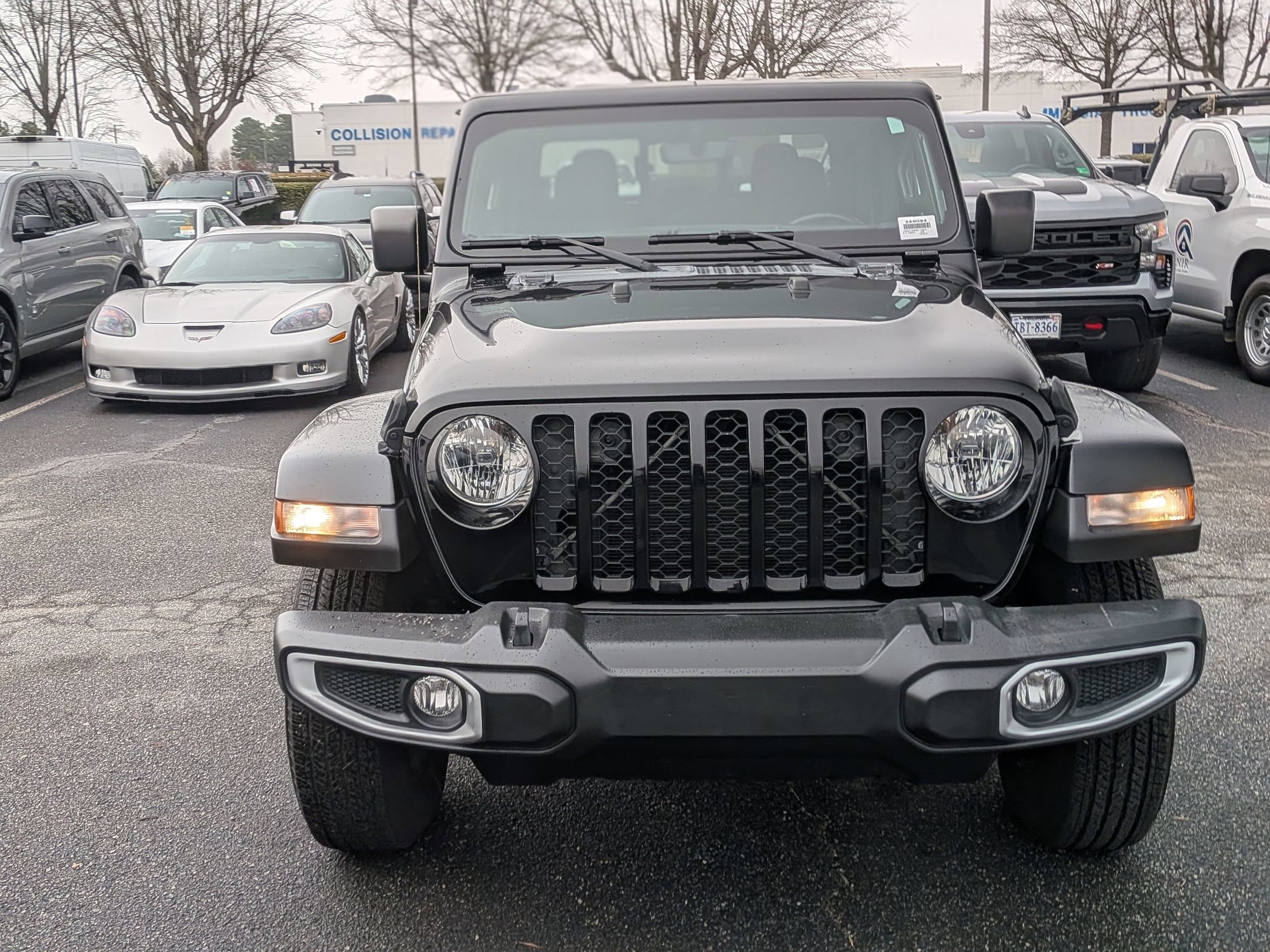 Used 2022 Jeep Gladiator Sport image 3