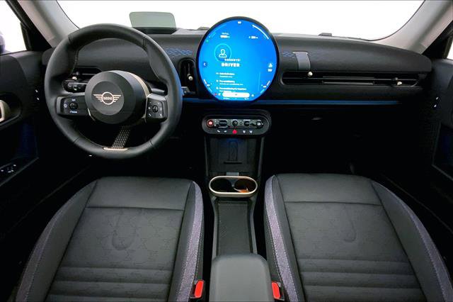 Certified 2025 MINI Cooper 2-Door Hardtop image 16