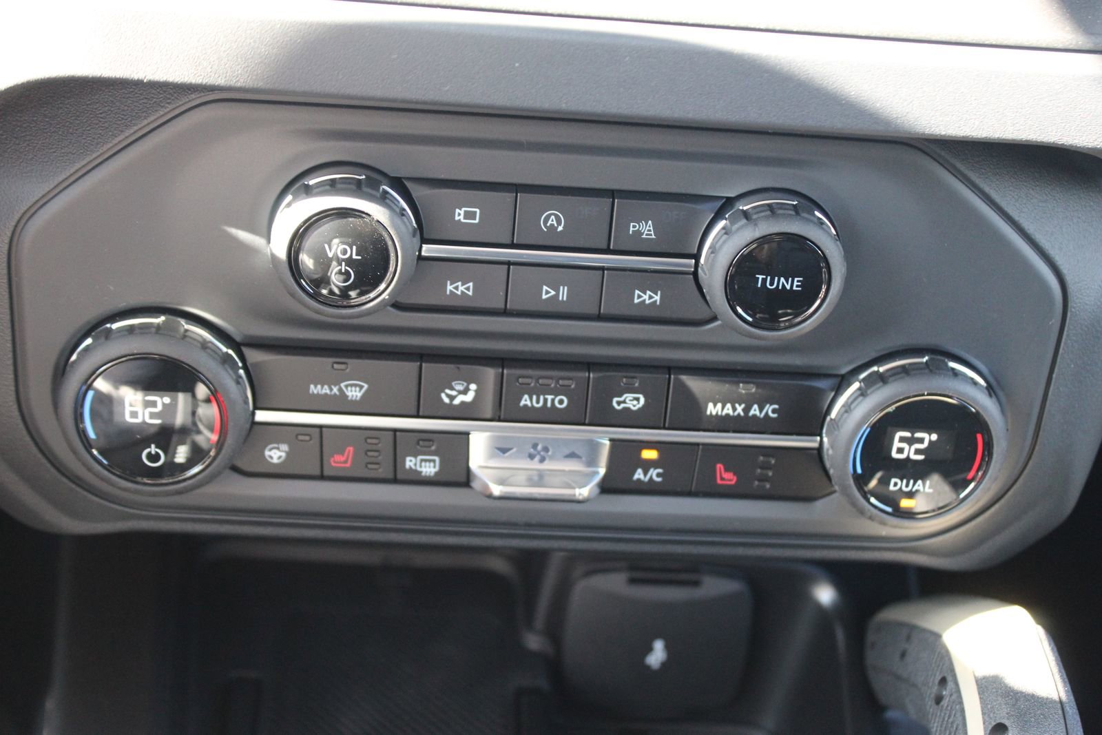 New 2025 Ford Bronco Badlands image 27