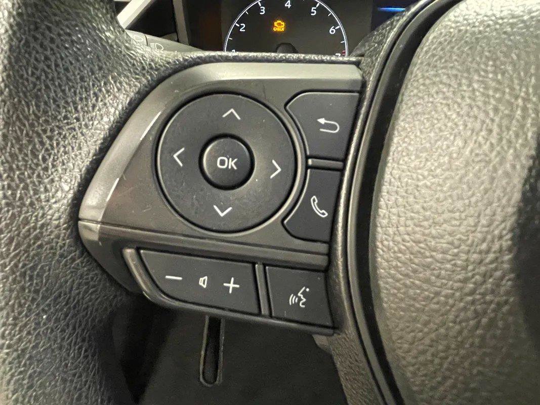Used 2025 Toyota Corolla LE FWD image 13