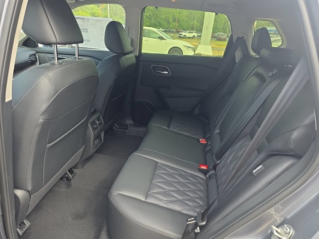 New 2026 Nissan Rogue Platinum AWD/4WD image 13