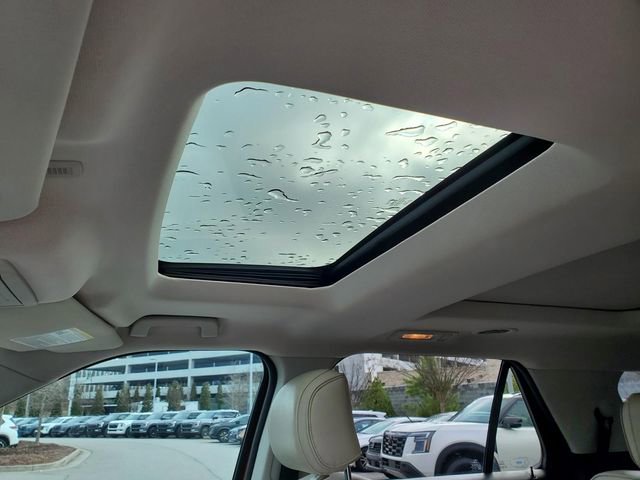 Used 2016 Ford Explorer Platinum image 18