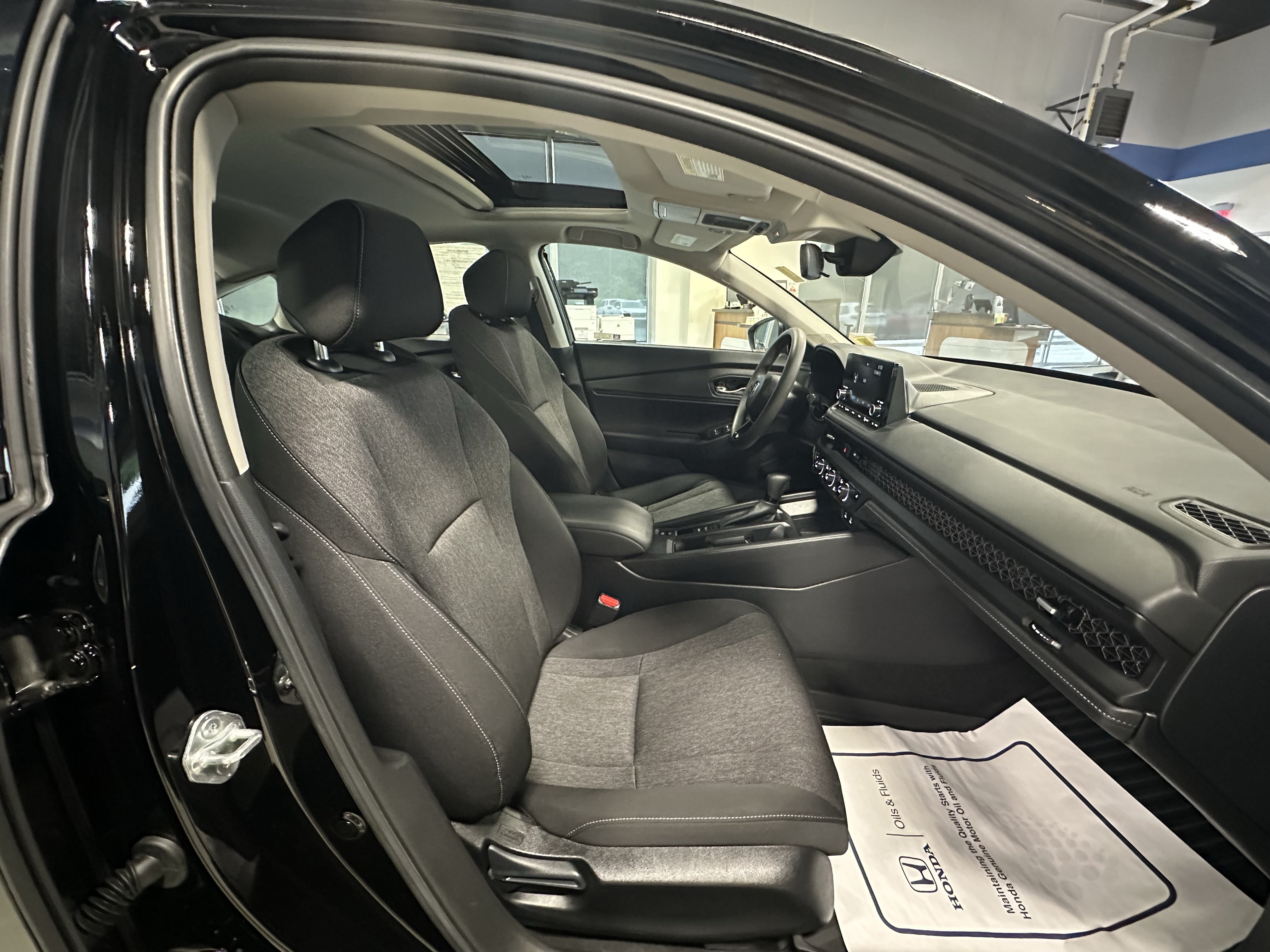 Used 2023 Honda Accord EX image 24