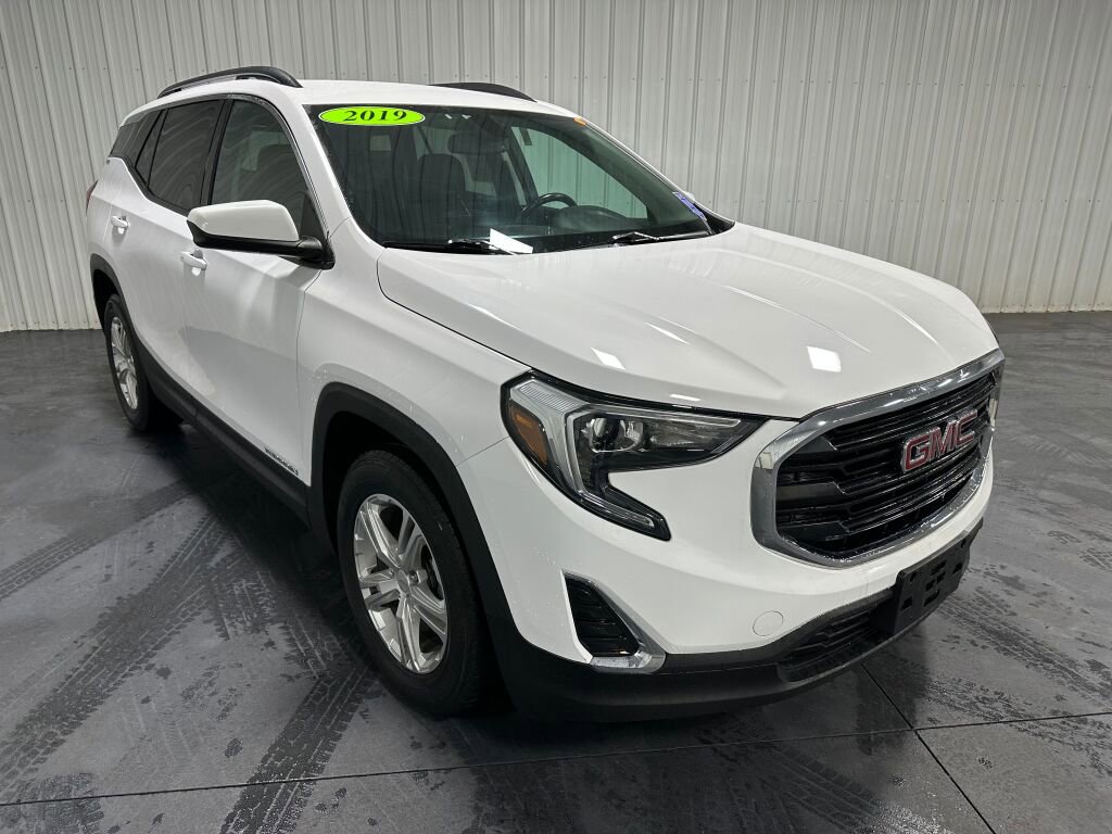 Used 2019 GMC Terrain SLE w/ Driver Convenience Package FWD image 2
