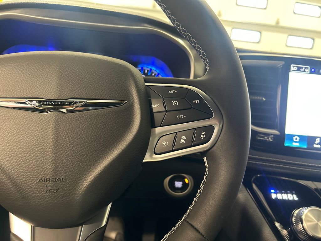 New 2026 Chrysler Pacifica Select image 20
