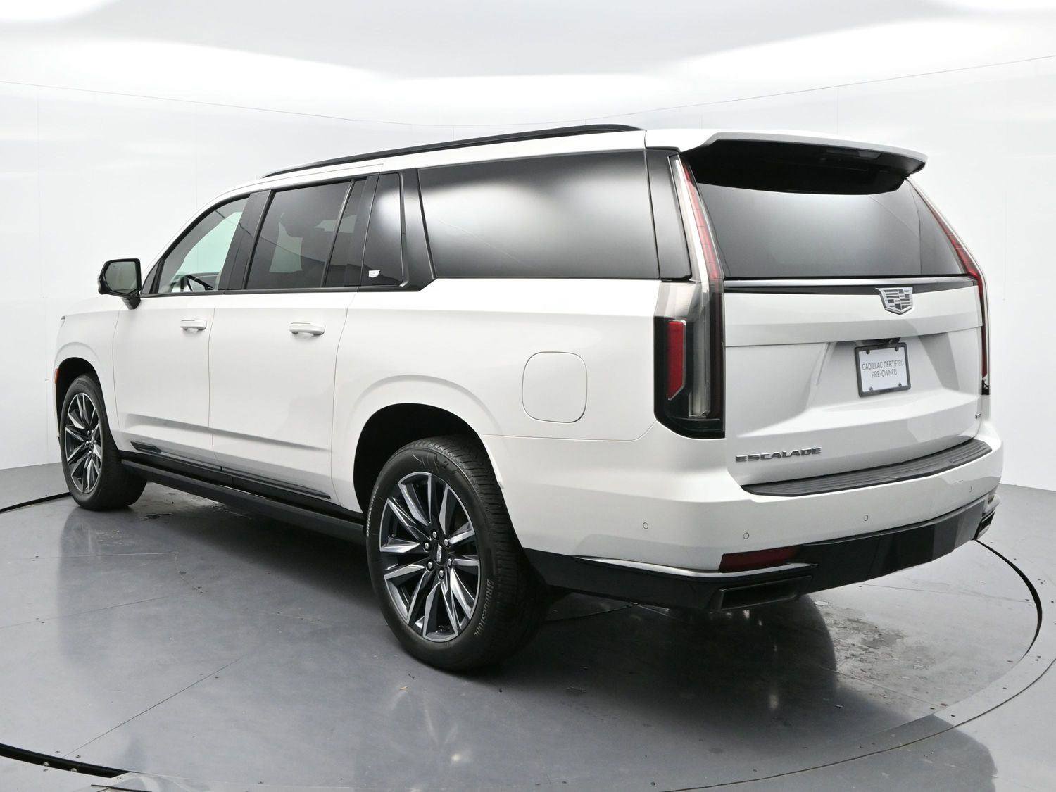 Certified 2022 Cadillac Escalade ESV Sport Platinum w/ Heavy-Duty Trailer Package image 5