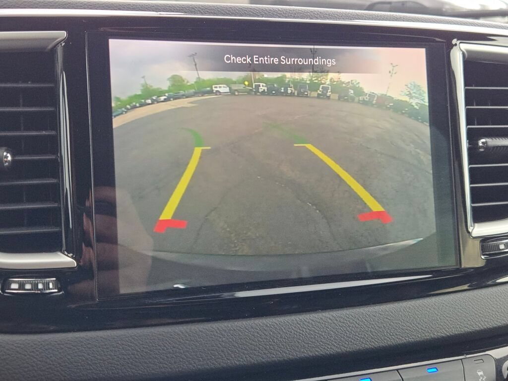 Certified 2024 Chrysler Pacifica Touring-L FWD image 29