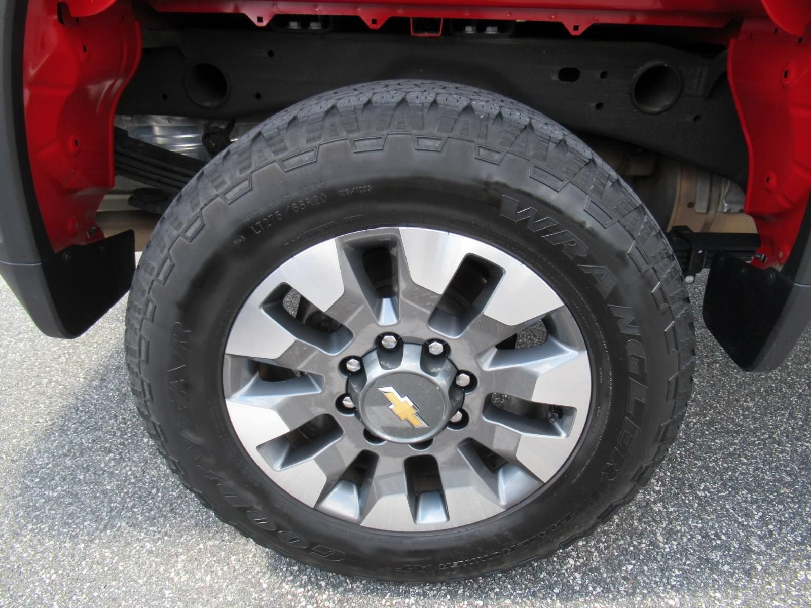 Used 2024 Chevrolet Silverado 2500 Custom w/ Custom Convenience Package RWD image 10