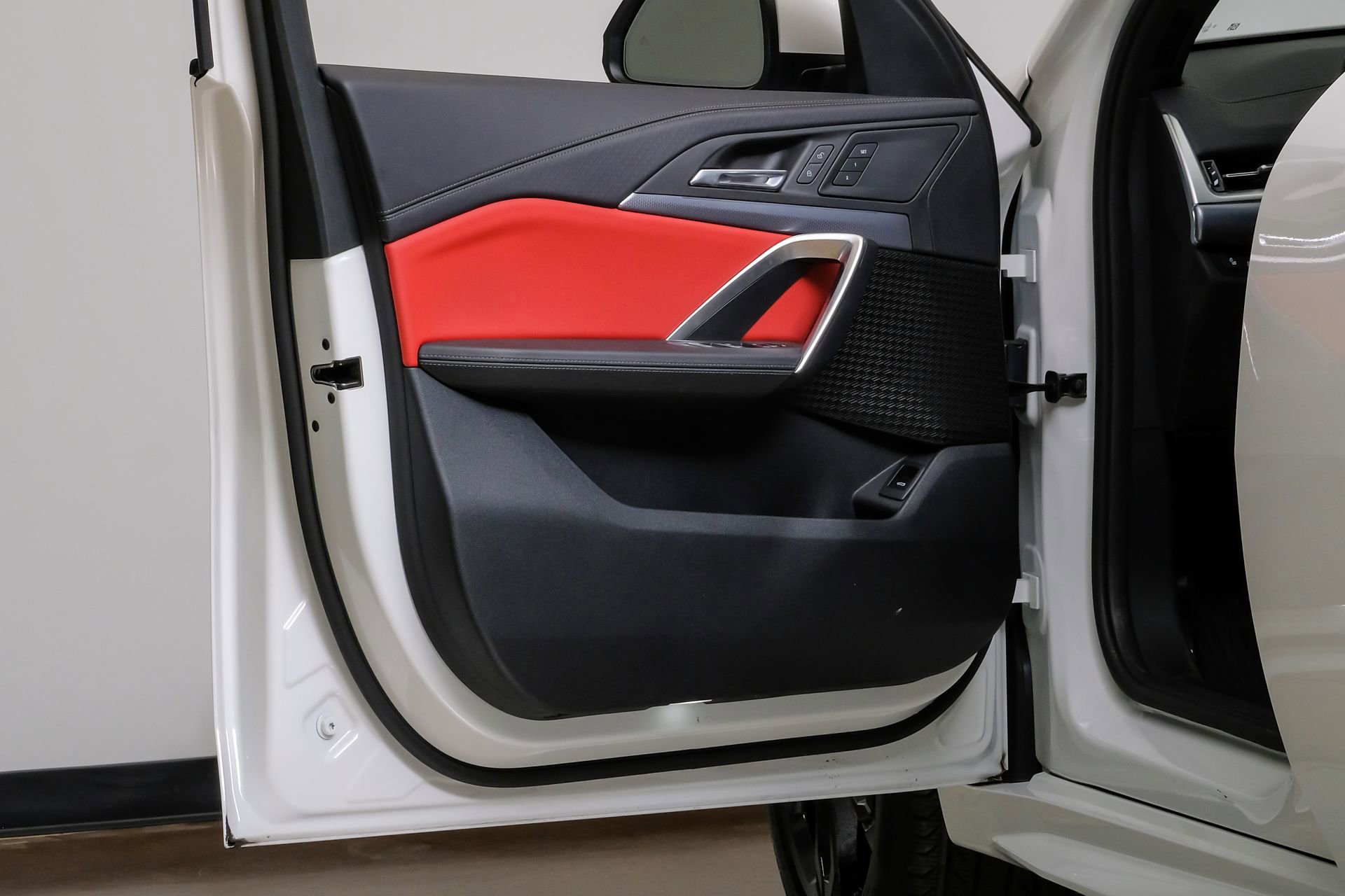 Used 2025 BMW X2 xDrive28i image 43