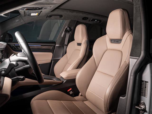 Certified 2024 Porsche Macan Turbo Electric image 5