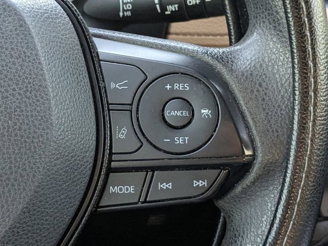 Used 2020 Toyota RAV4 XLE w/ Convenience Package image 26