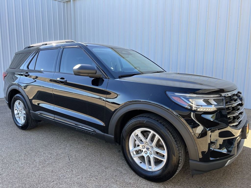 Used 2026 Ford Explorer Active w/ Active Comfort Package RWD image 1