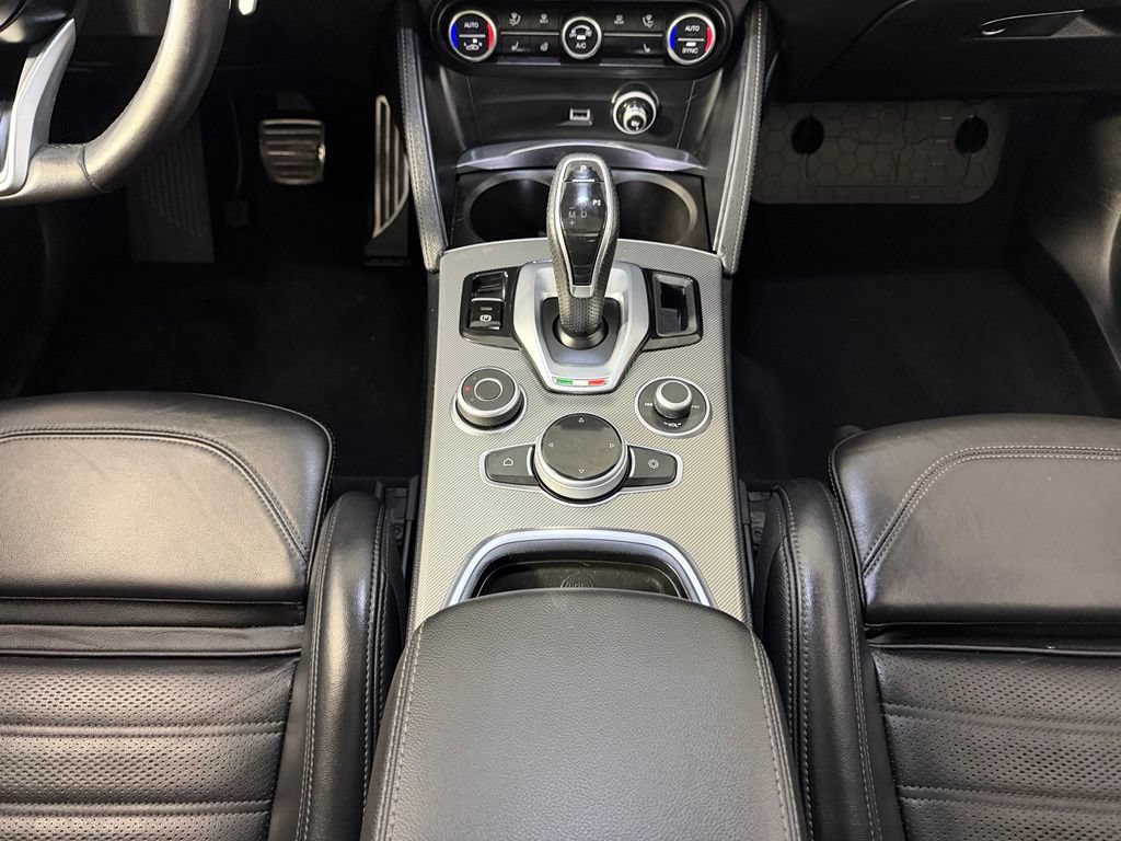 Used 2023 Alfa Romeo Stelvio Veloce AWD/4WD image 19
