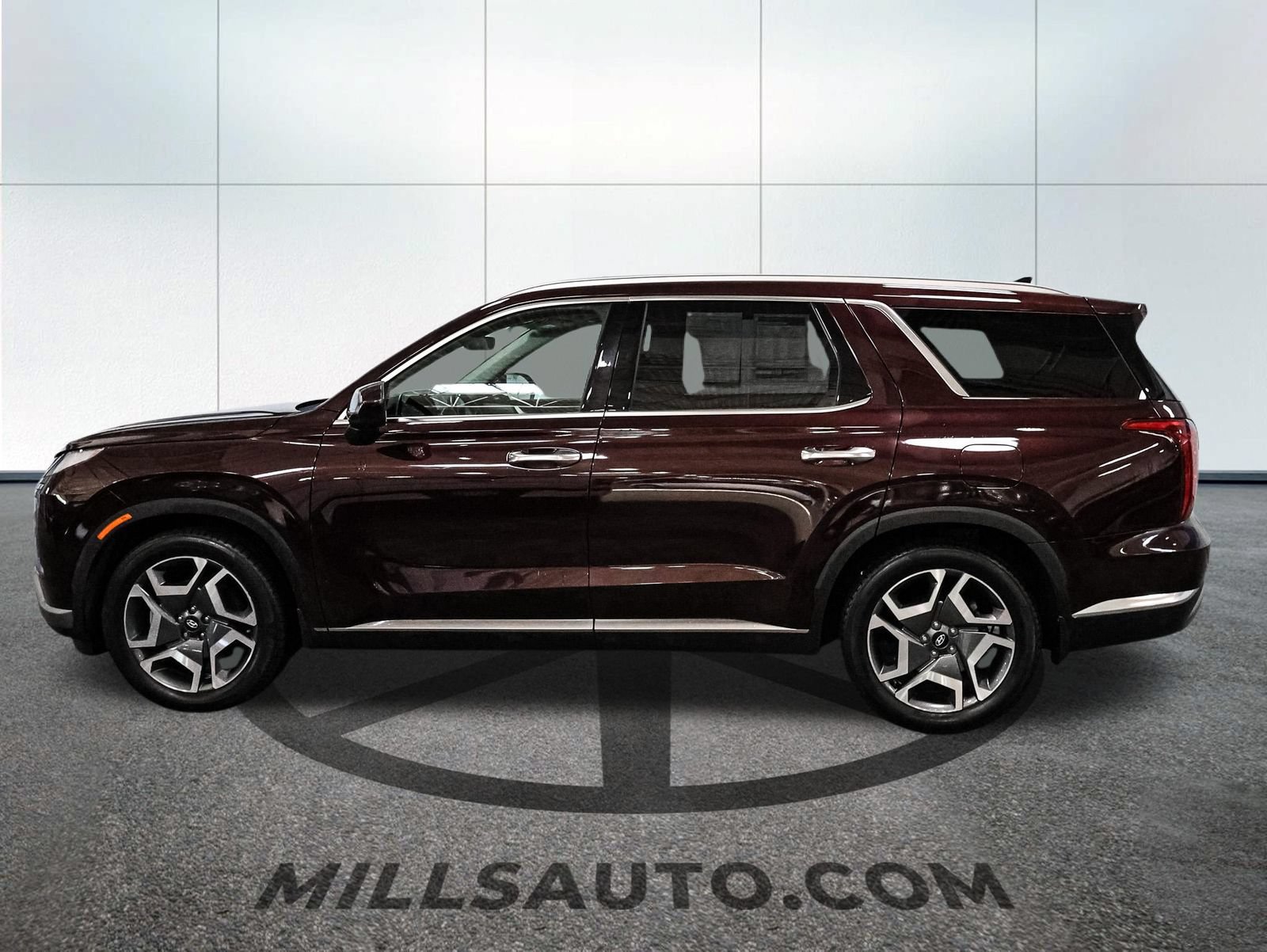Used 2023 Hyundai Palisade Limited w/ Cargo Package AWD/4WD image 3